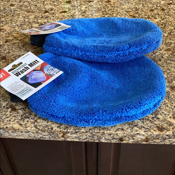 Set of 2 Microfiber Wash Mitts - Picture 3 of 4